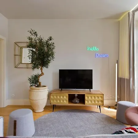 Boutique Rentals- P*o*r*t*o Ribeira Apartment Porto